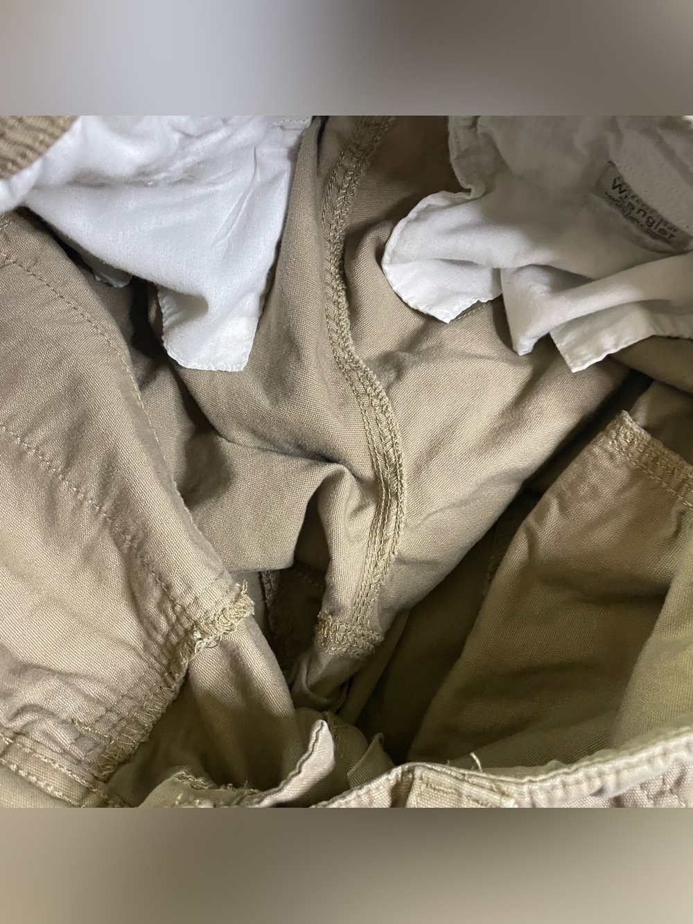 Wrangler 100% Cotton Tan Cargo Shorts with Belt size 34 waist - Picture 3 of 8